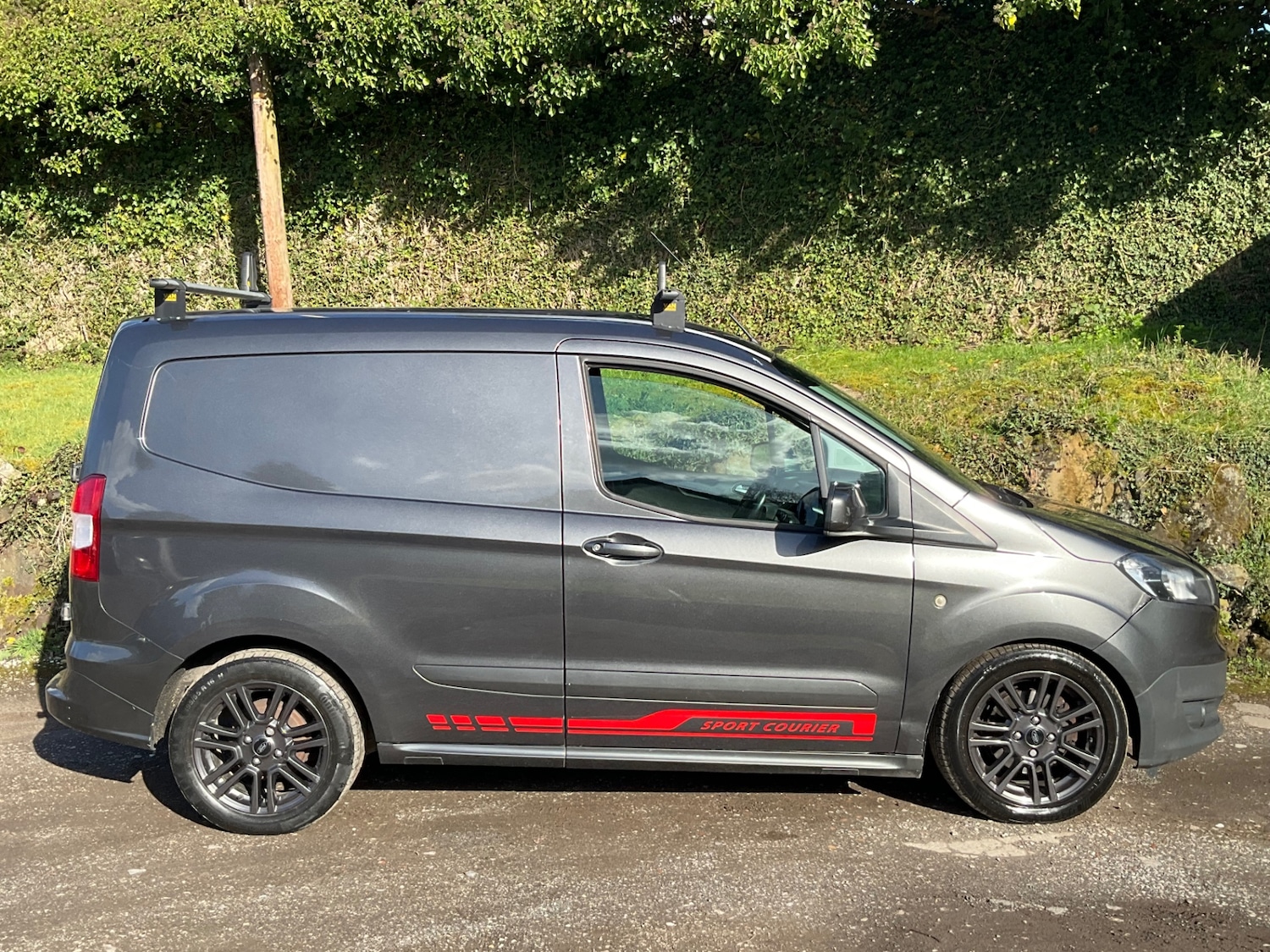 Used Ford Transit Courier 2018 for sale - 77889972: Photo 9