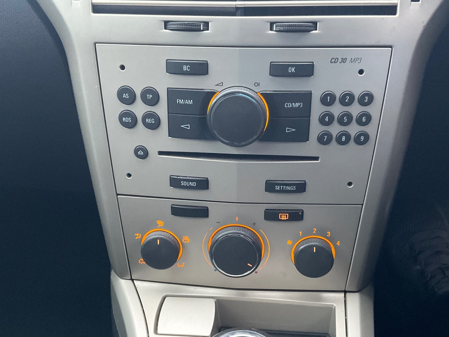 Used Vauxhall Astra Van 2010 for sale - 76709234: Photo 24