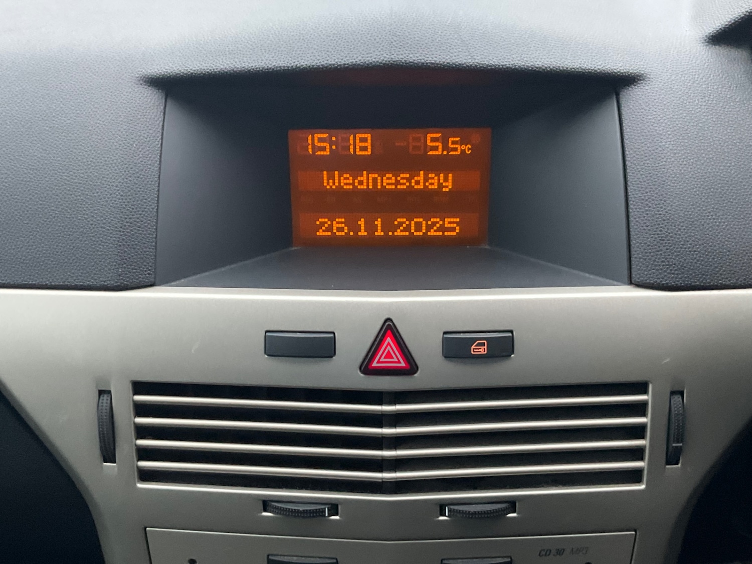 Used Vauxhall Astra Van 2010 for sale - 76709234: Photo 25