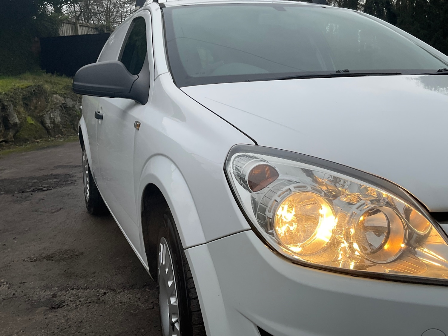 Used Vauxhall Astra Van 2010 for sale - 76709234: Photo 28