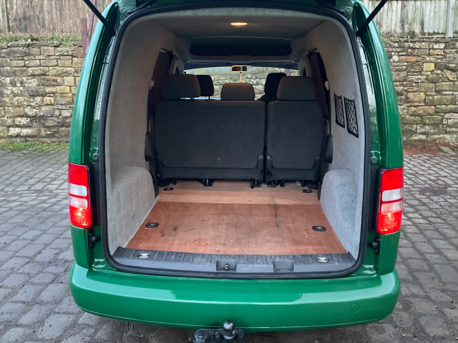 Used Volkswagen Caddy Maxi 2015 for sale - 76780483: Photo 9