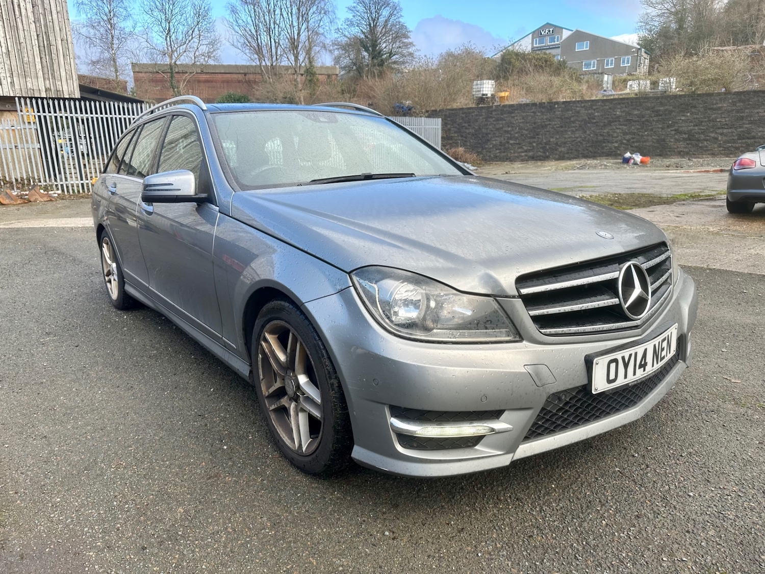 Used Mercedes-Benz C Class 2014 for sale - 77152733: Photo 2