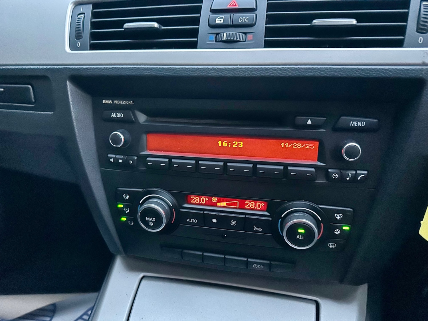 Used BMW 3 Series 2010 for sale - 76748052: Photo 15