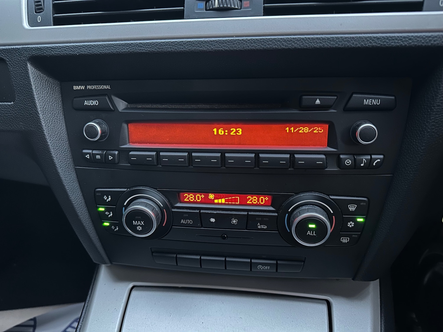 Used BMW 3 Series 2010 for sale - 76748052: Photo 17