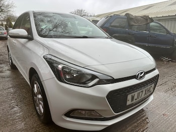 Used Hyundai i20 2017 for sale - 77311402: Photo