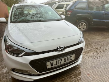 Used Hyundai i20 2017 for sale - 77311402: Photo