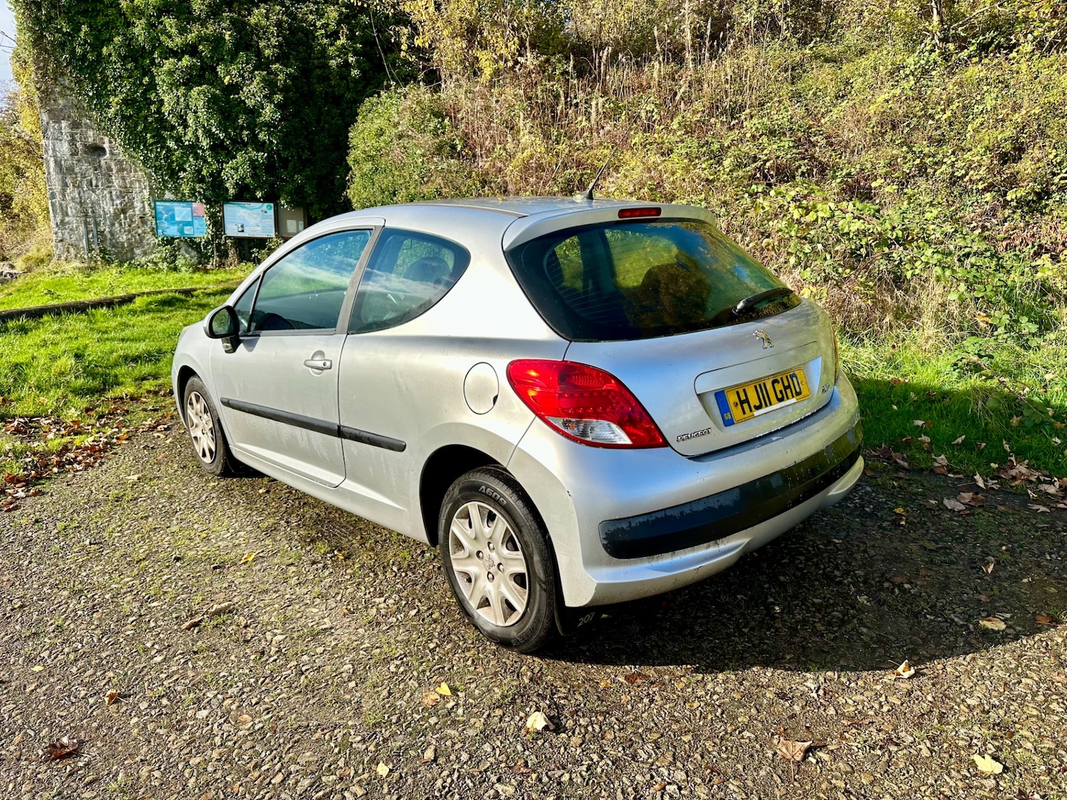 Used Peugeot 207 2011 for sale - 76364363: Photo 8