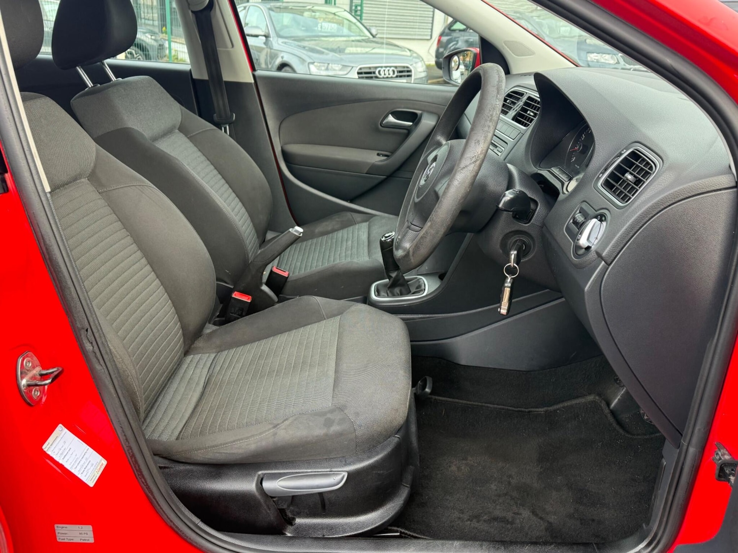 Used Volkswagen Polo 2011 for sale - 76425213: Photo 11