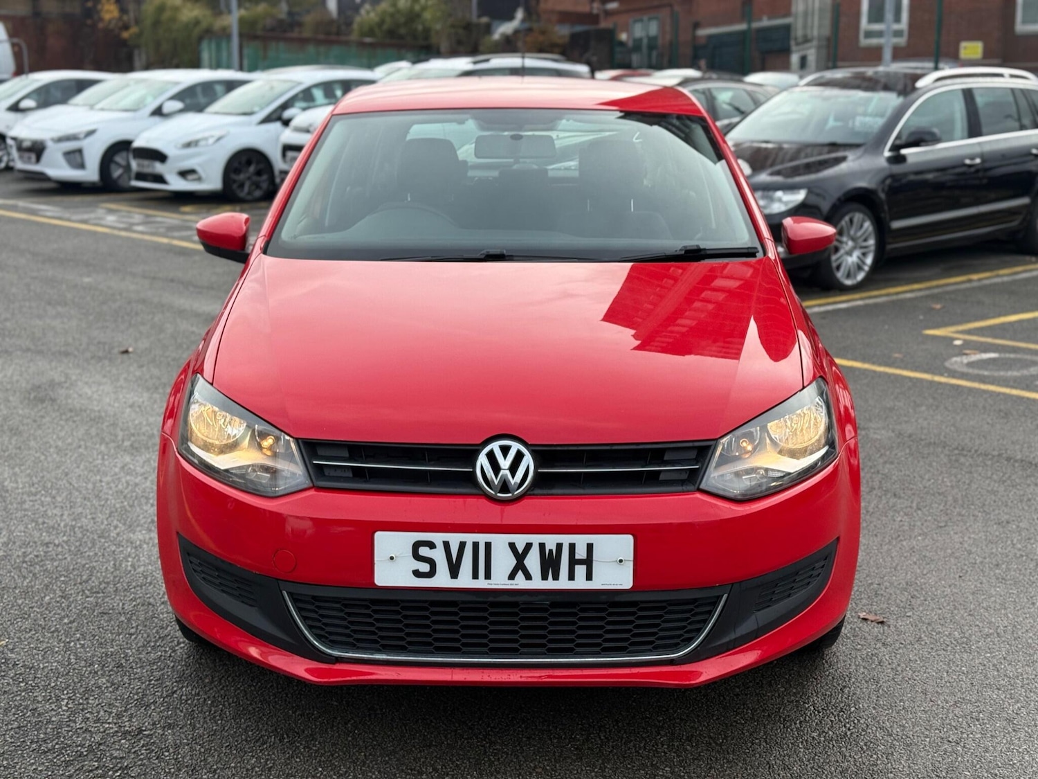 Used Volkswagen Polo 2011 for sale - 76425213: Photo 2