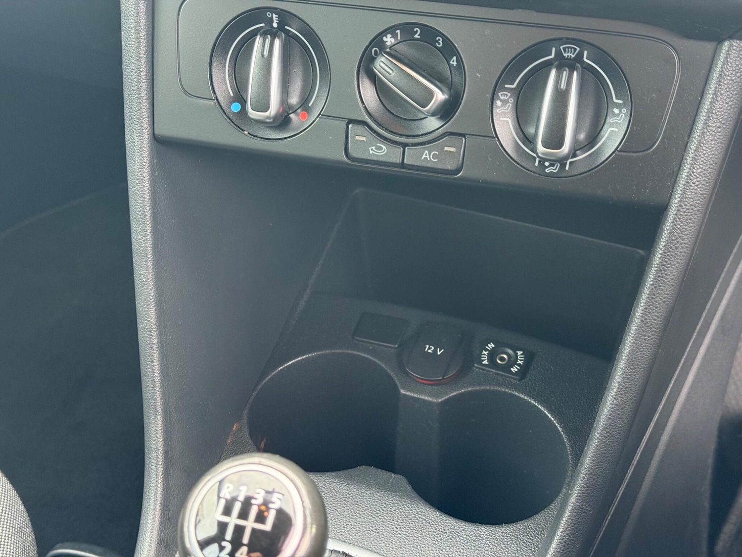 Used Volkswagen Polo 2011 for sale - 76425213: Photo 21