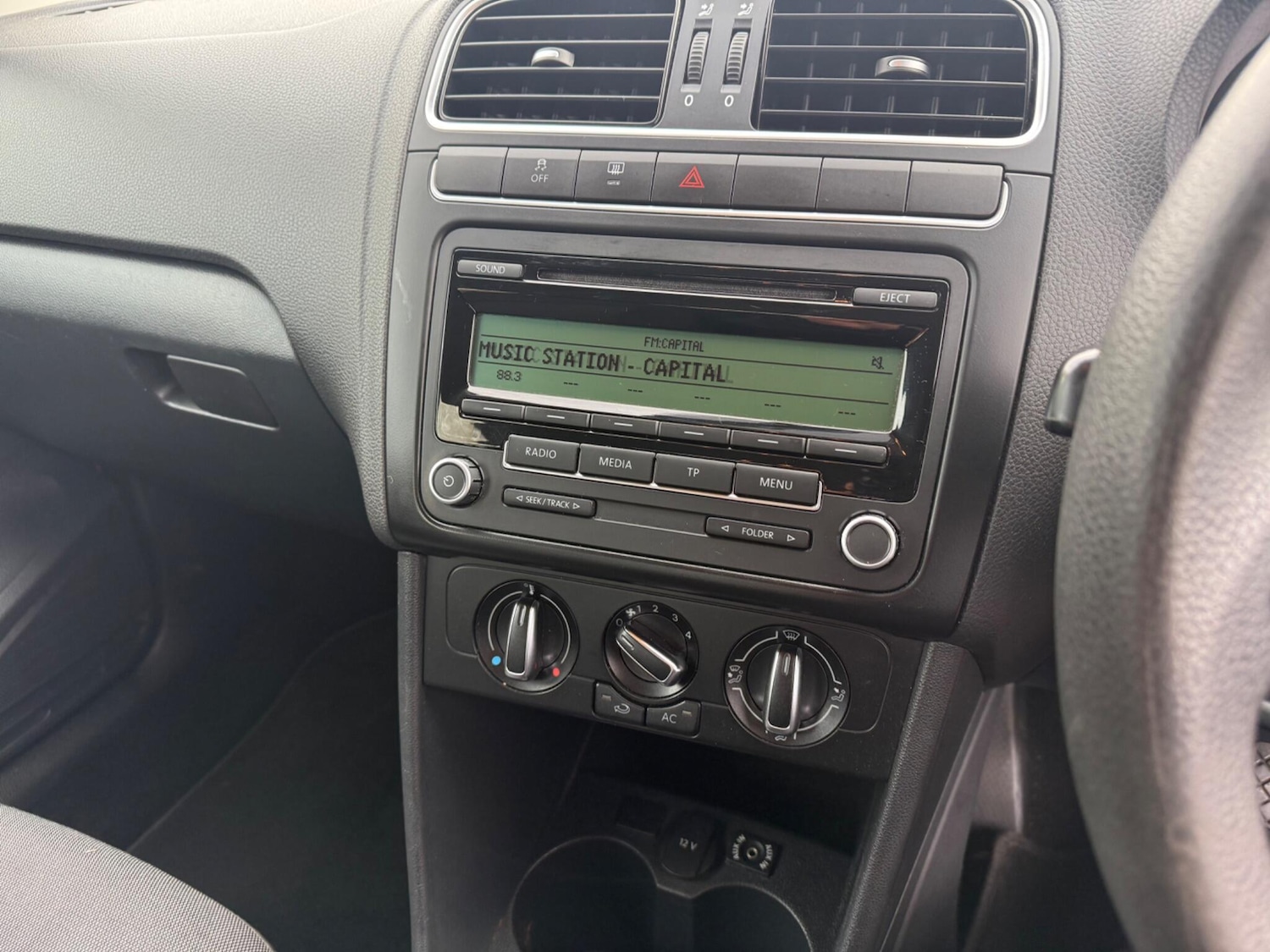 Used Volkswagen Polo 2011 for sale - 76425213: Photo 23