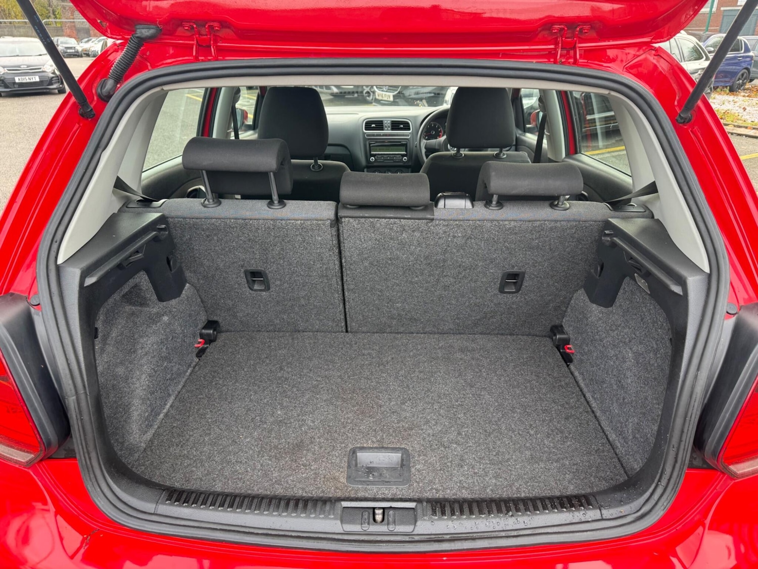 Used Volkswagen Polo 2011 for sale - 76425213: Photo 25