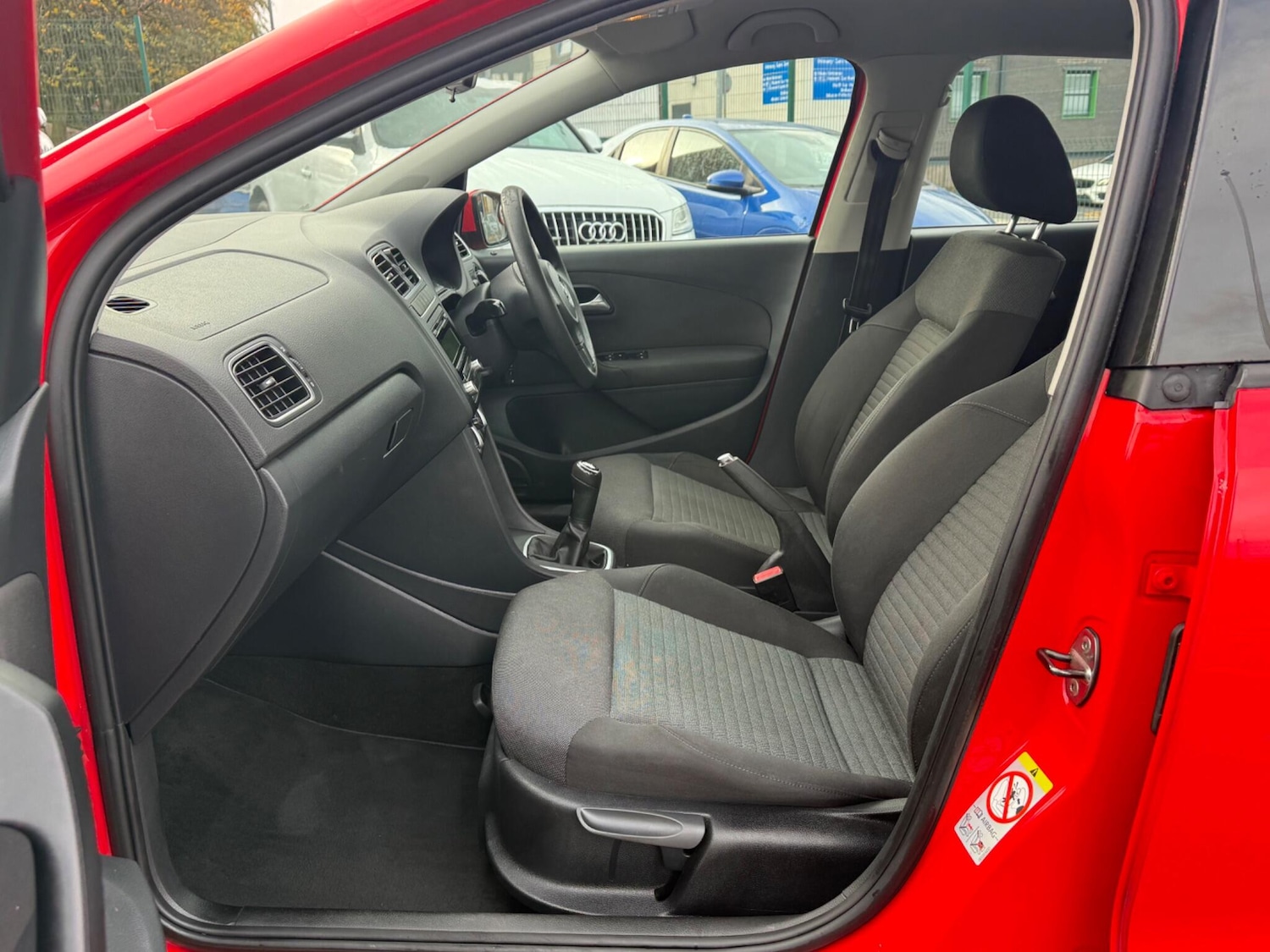 Used Volkswagen Polo 2011 for sale - 76425213: Photo 27