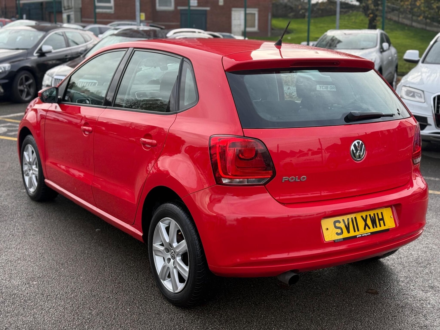 Used Volkswagen Polo 2011 for sale - 76425213: Photo 4