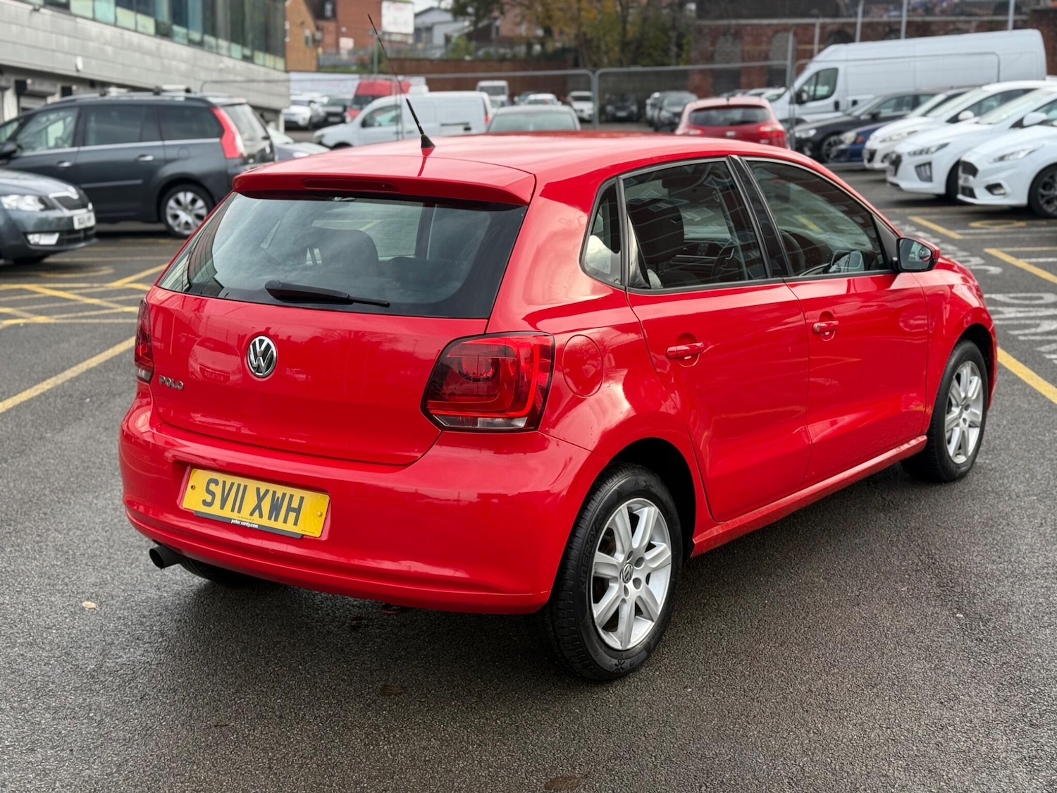 Used Volkswagen Polo 2011 for sale - 76425213: Photo 7