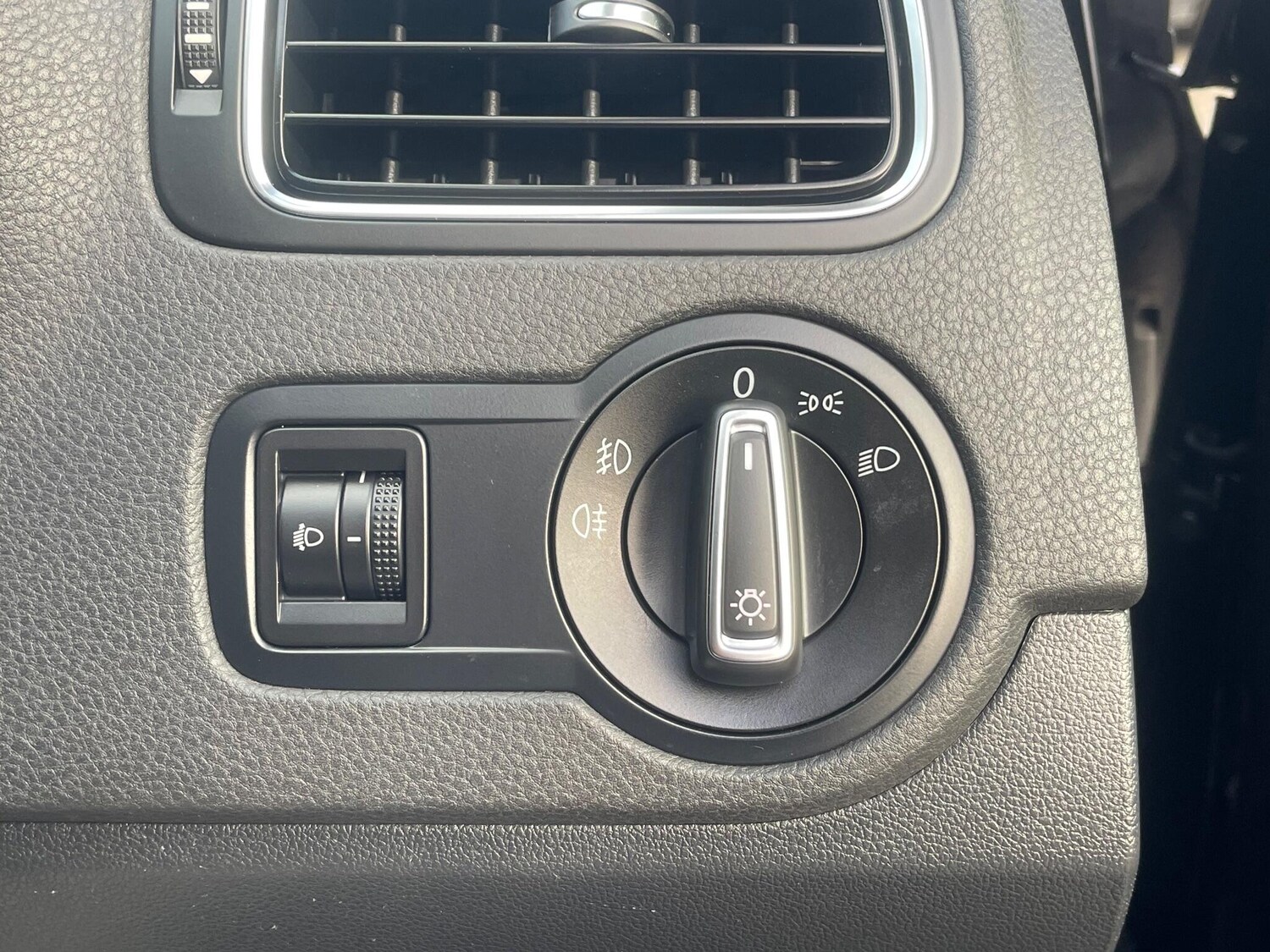 Used Volkswagen Polo 2016 for sale - 77838534: Photo 24