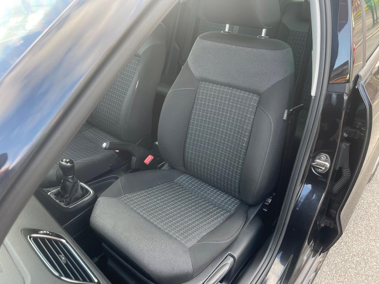 Used Volkswagen Polo 2016 for sale - 77838534: Photo 38