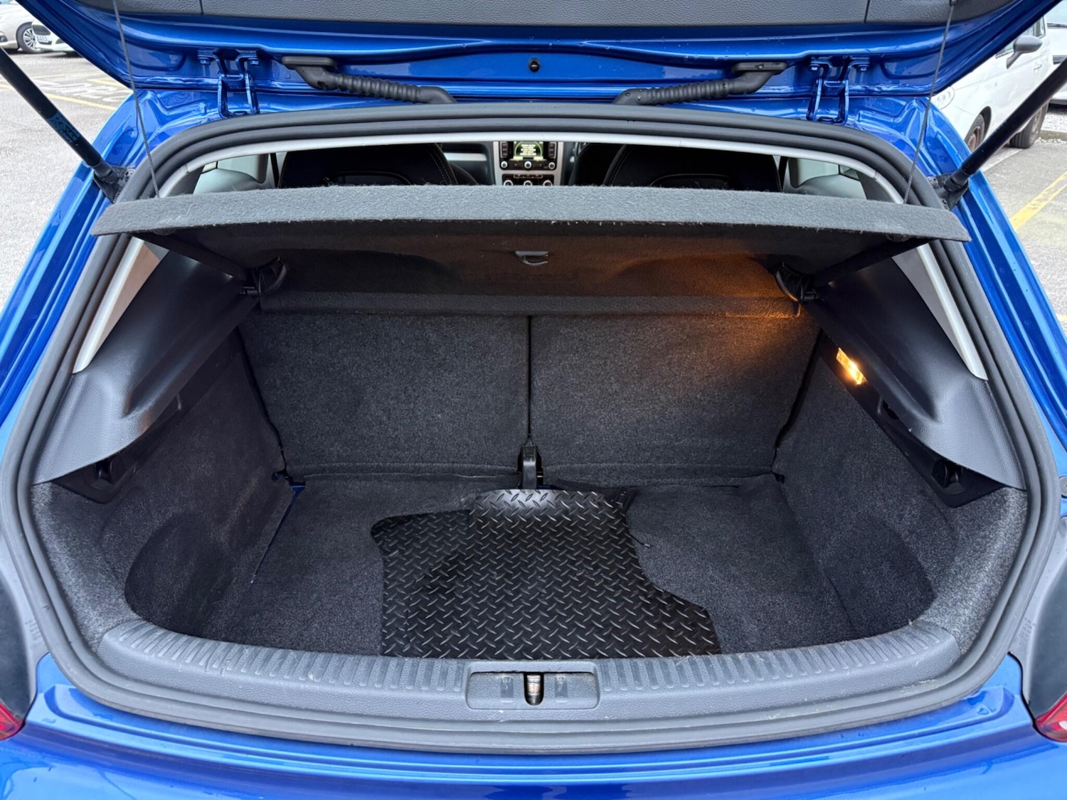 Used Volkswagen Scirocco for sale - 77808019: Photo 30