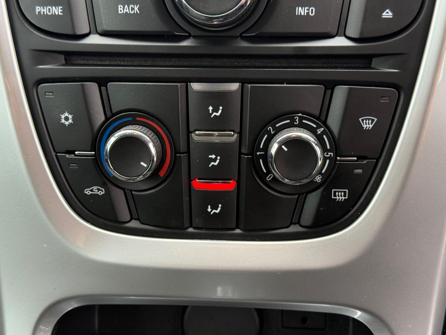 Used Vauxhall Astra for sale - 77809016: Photo 23