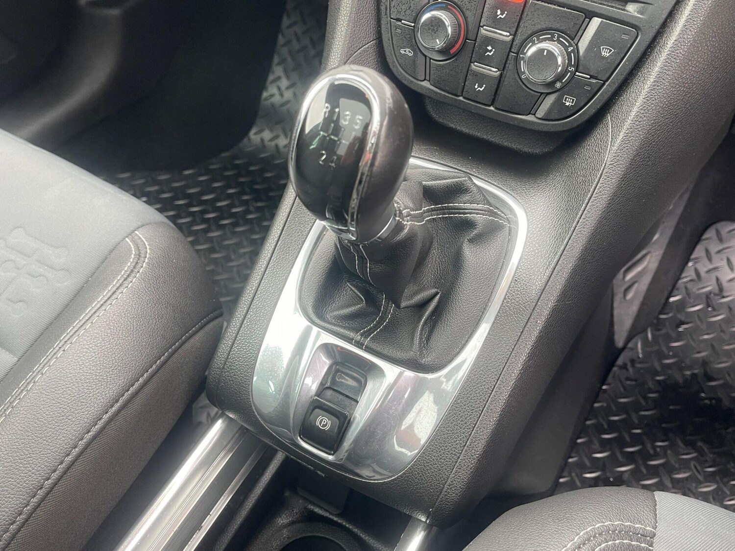 Used Vauxhall Meriva 2010 for sale - 77478583: Photo 10