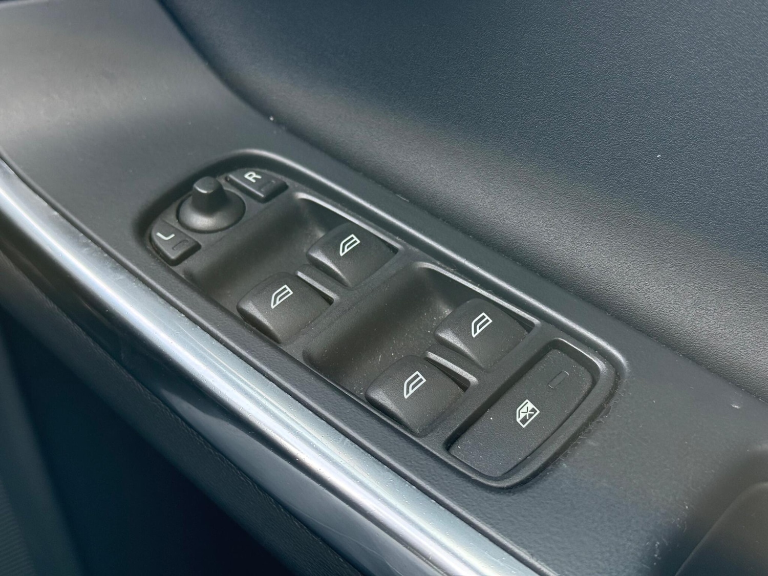 Used Volvo V60 2012 for sale - 77387638: Photo 21