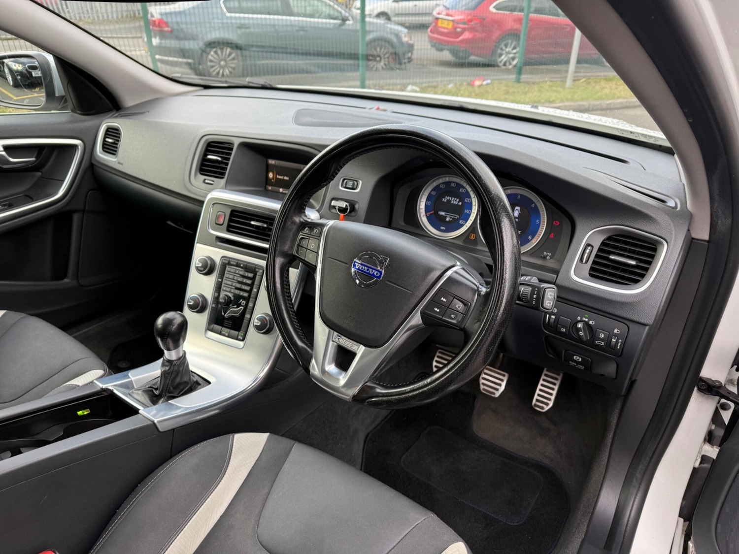 Used Volvo V60 2012 for sale - 77387638: Photo 37