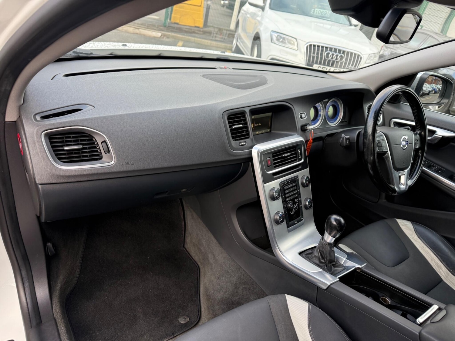 Used Volvo V60 2012 for sale - 77387638: Photo 42