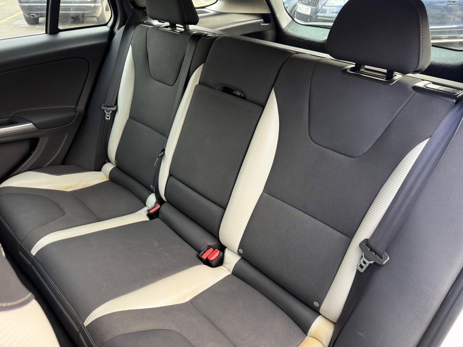 Used Volvo V60 2012 for sale - 77387638: Photo 44