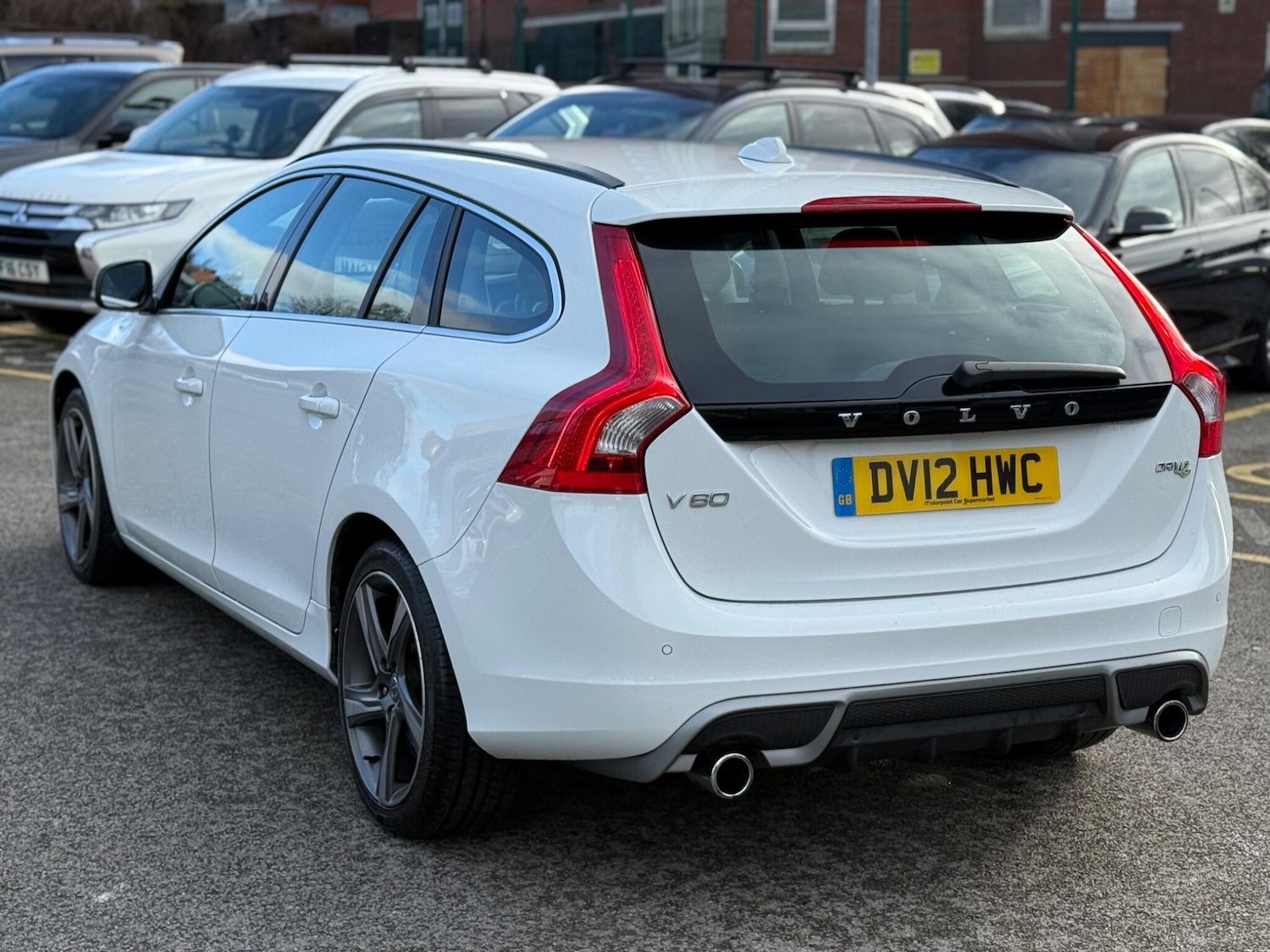 Used Volvo V60 2012 for sale - 77387638: Photo 8