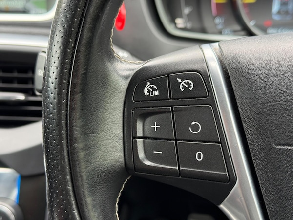 Used Volvo V40 2015 for sale - 75214867: Photo 23