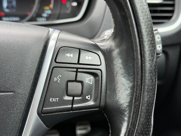 Used Volvo V40 2015 for sale - 75214867: Photo 24