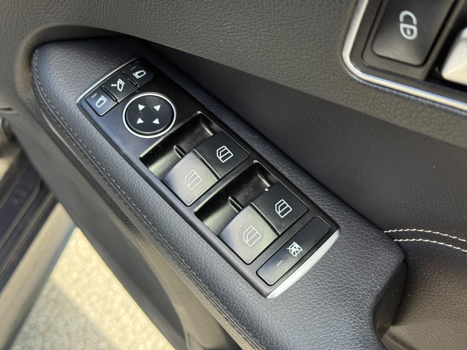 Used Mercedes-Benz E Class 2016 for sale - 77330329: Photo 33