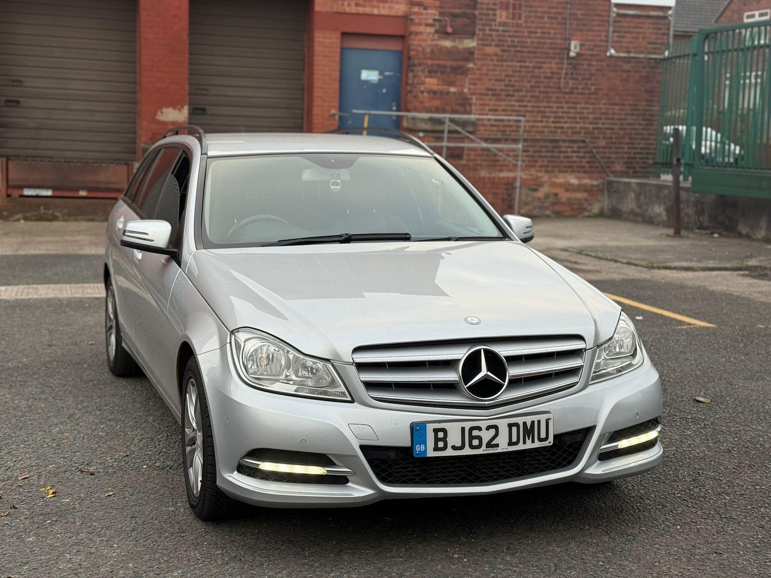 Used Mercedes-Benz C Class 2012 for sale - 76765322: Photo 1