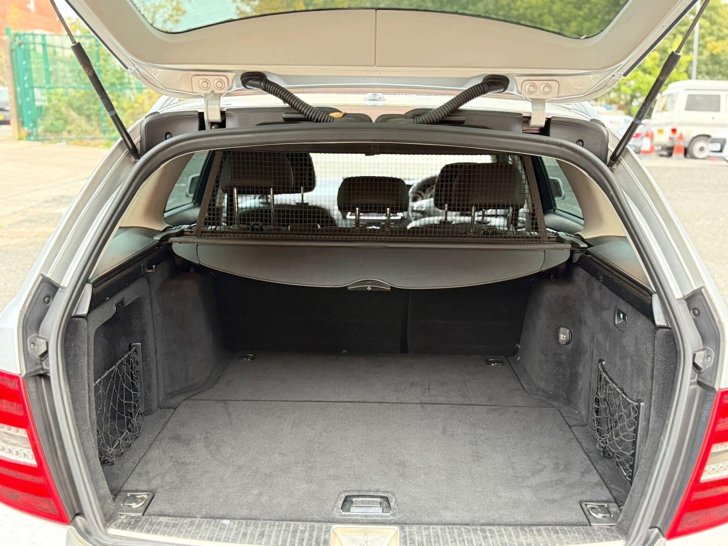 Used Mercedes-Benz C Class 2012 for sale - 76765322: Photo 11