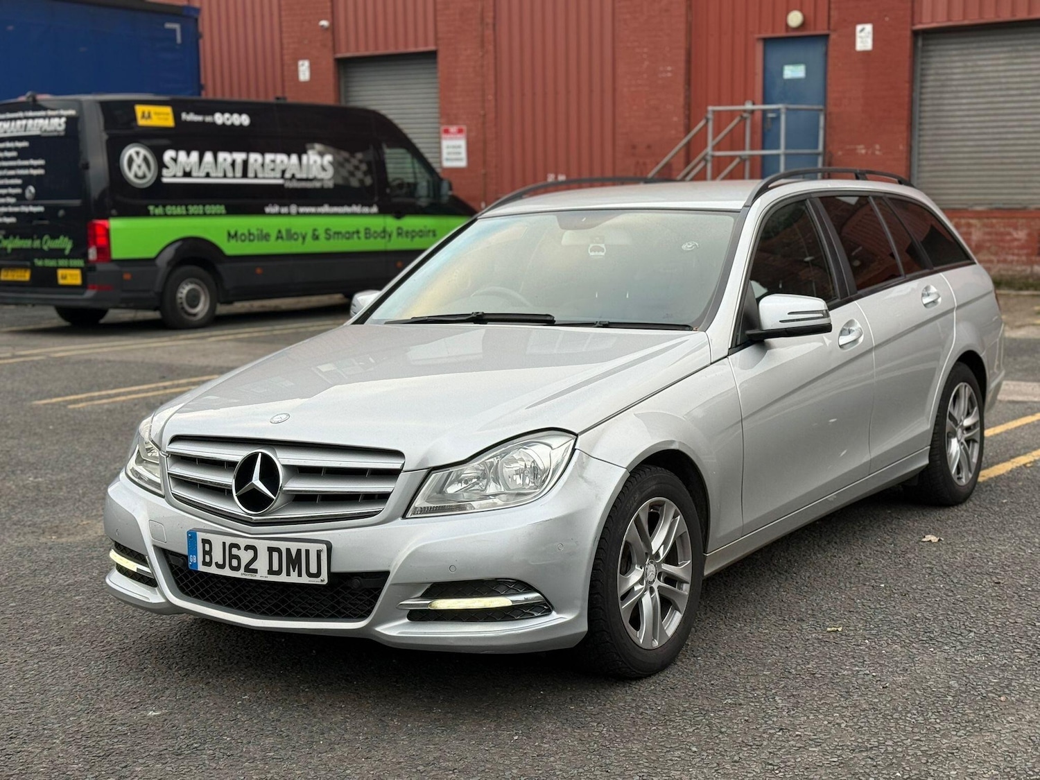 Used Mercedes-Benz C Class 2012 for sale - 76765322: Photo 2