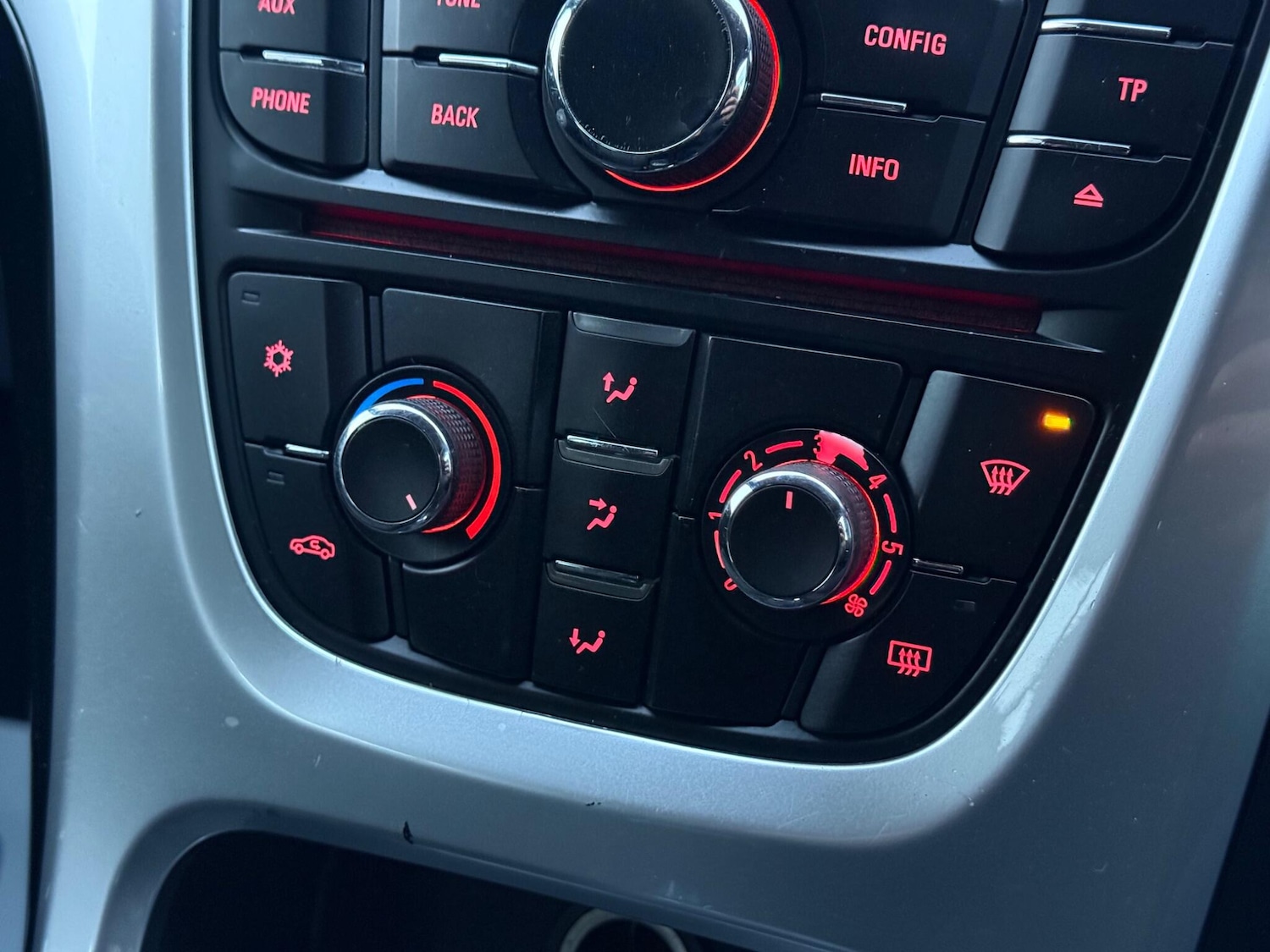 Used Vauxhall Astra 2015 for sale - 77882992: Photo 13