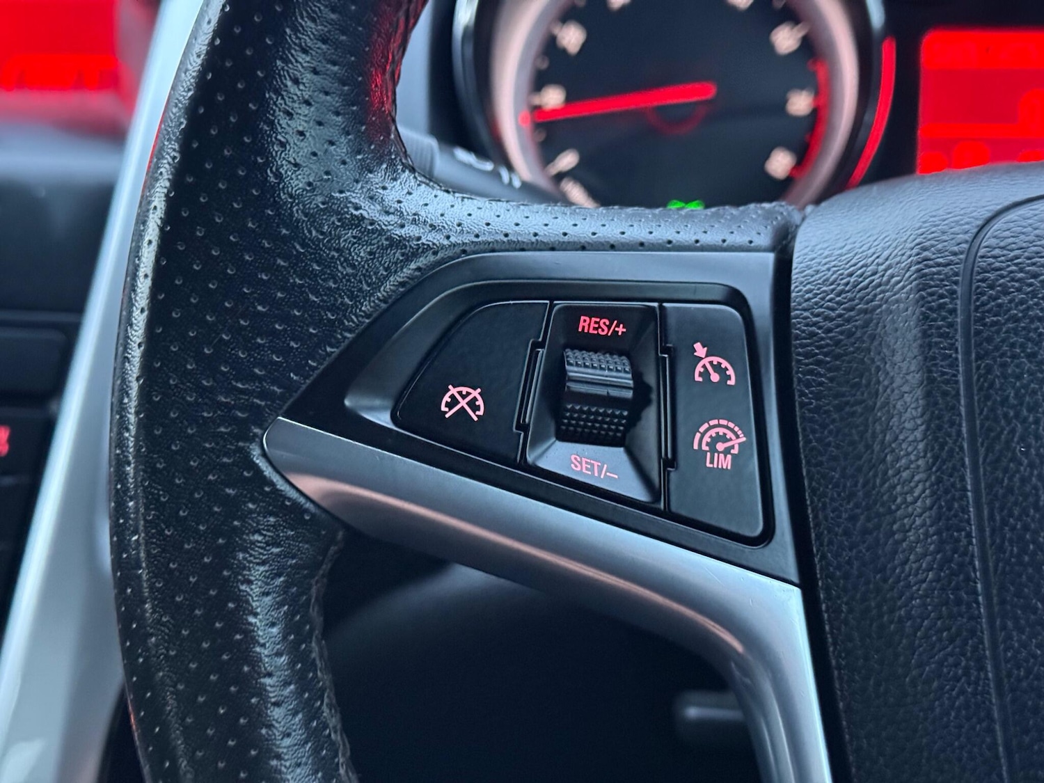 Used Vauxhall Astra 2015 for sale - 77882992: Photo 14