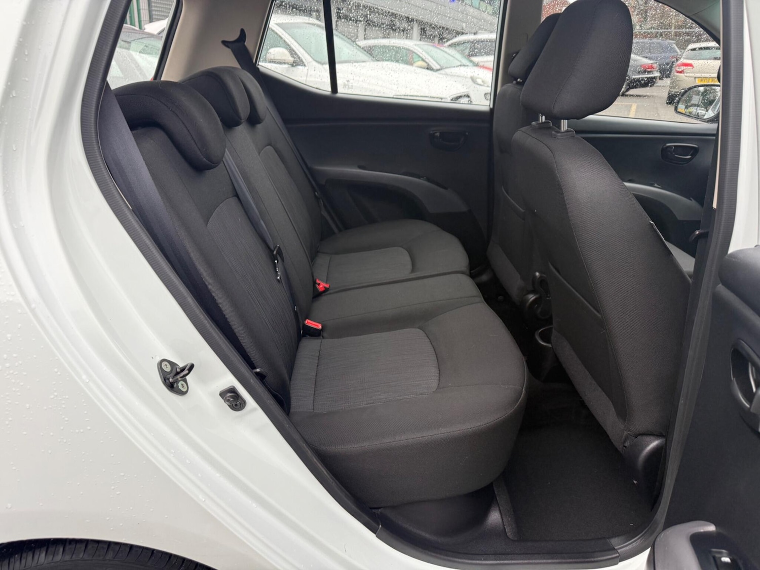 Used Hyundai i10 2012 for sale - 77155585: Photo 13