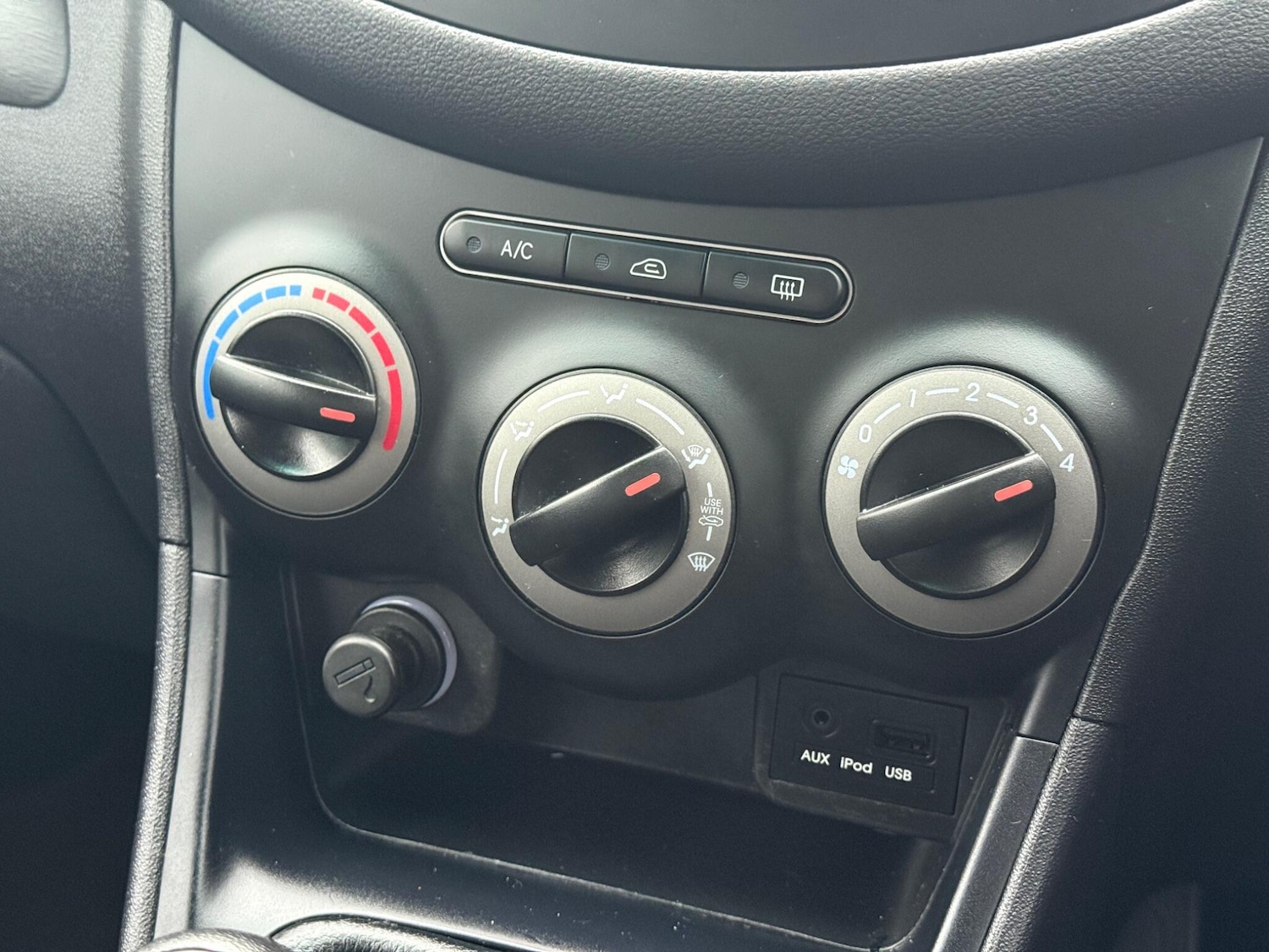 Used Hyundai i10 2012 for sale - 77155585: Photo 16