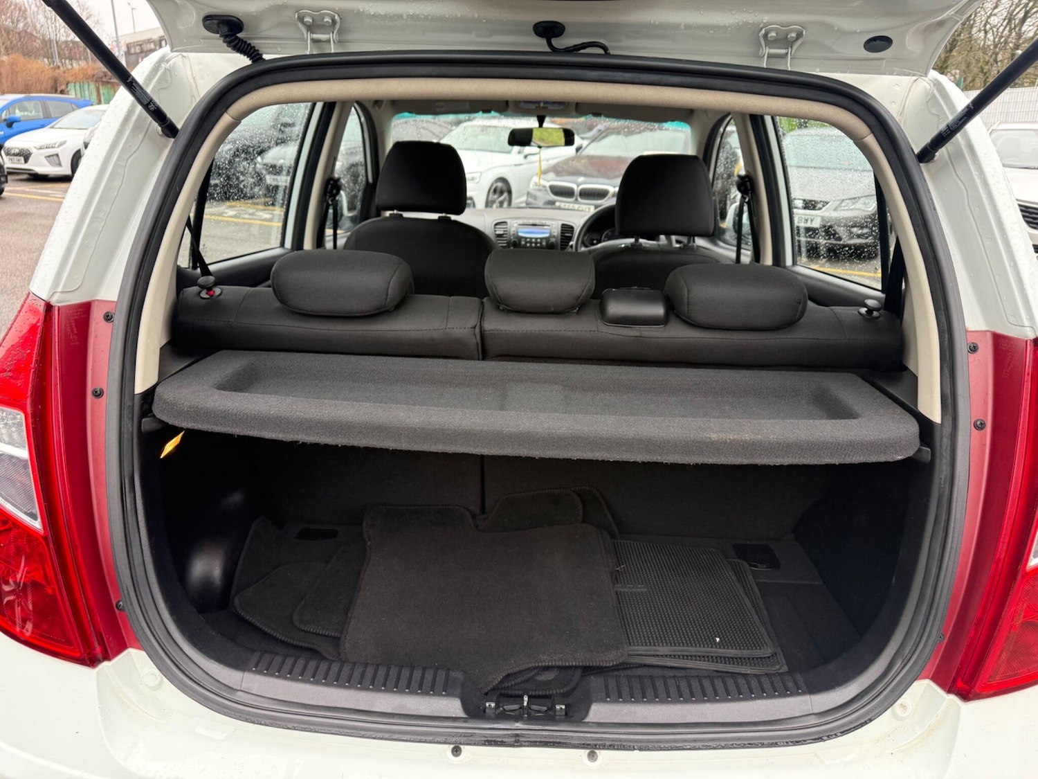 Used Hyundai i10 2012 for sale - 77155585: Photo 23