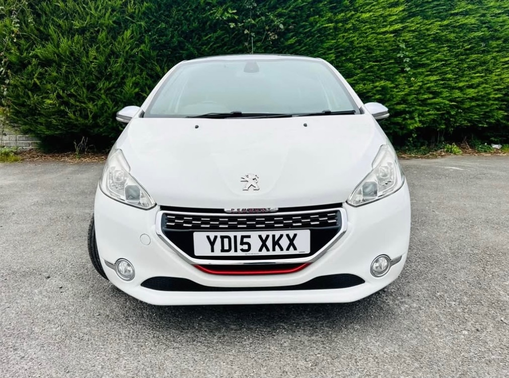 Used Peugeot 208 2015 for sale - 76476732: Photo 2