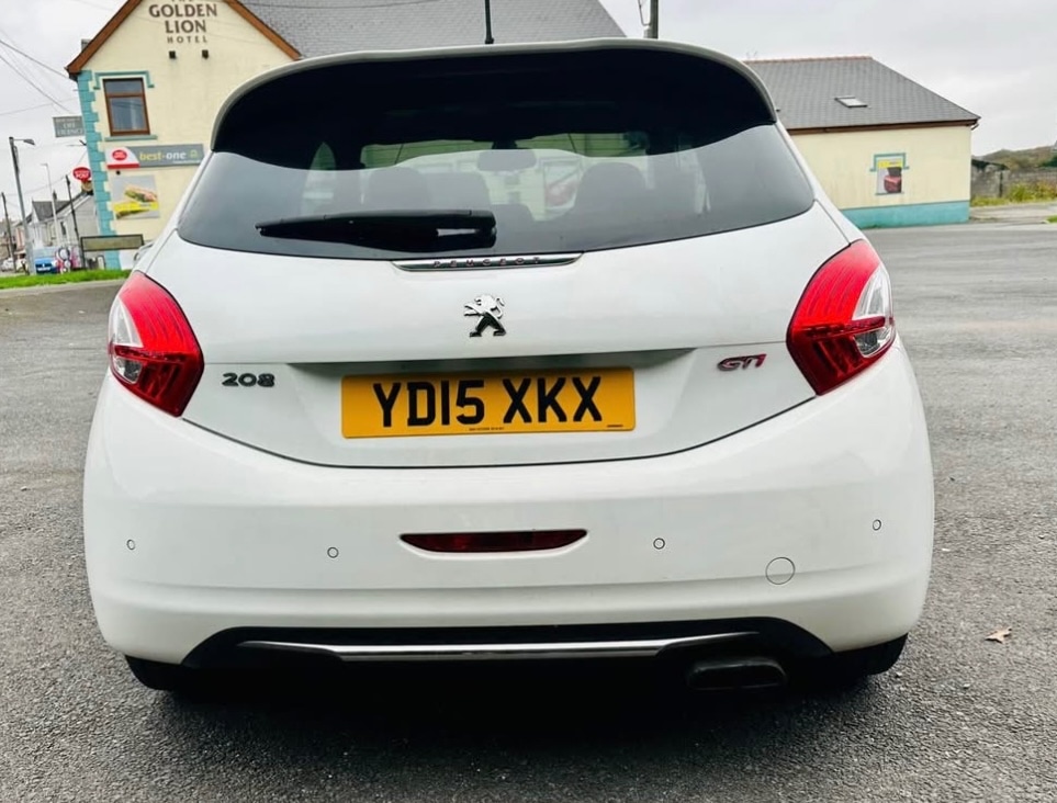 Used Peugeot 208 2015 for sale - 76476732: Photo 6