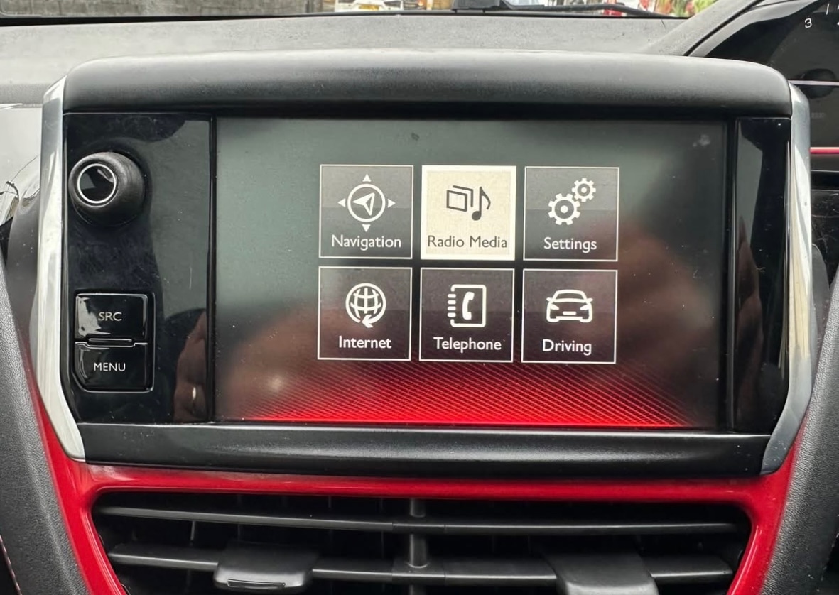 Used Peugeot 208 2015 for sale - 76476732: Photo 8