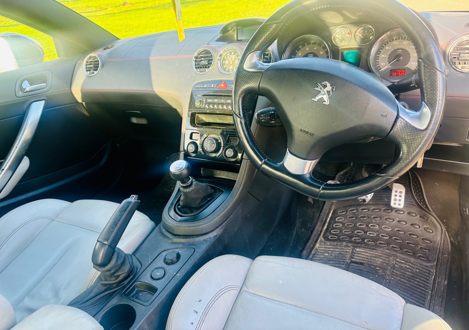 Used Peugeot RCZ 2010 for sale - 76626689: Photo 6