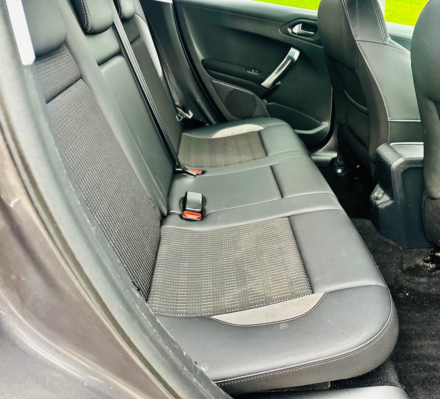 Used Peugeot 2008 2015 for sale - 77605514: Photo 11