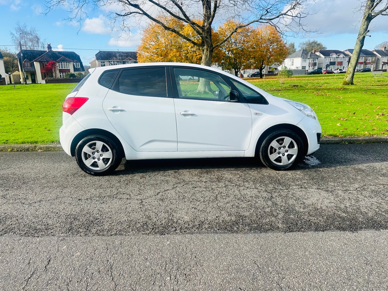 Used Kia Venga 2014 for sale - 76971621: Photo 3