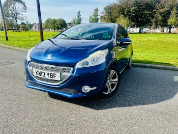 Used Peugeot 208 2013 for sale - 76100884: Photo