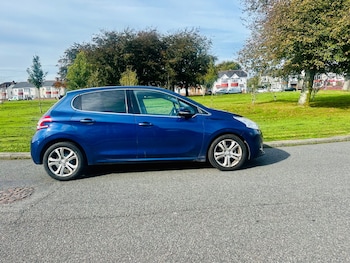 Used Peugeot 208 2013 for sale - 76100884: Photo