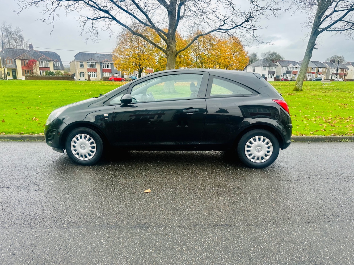 Used Vauxhall Corsa 2013 for sale - 76412836: Photo 4