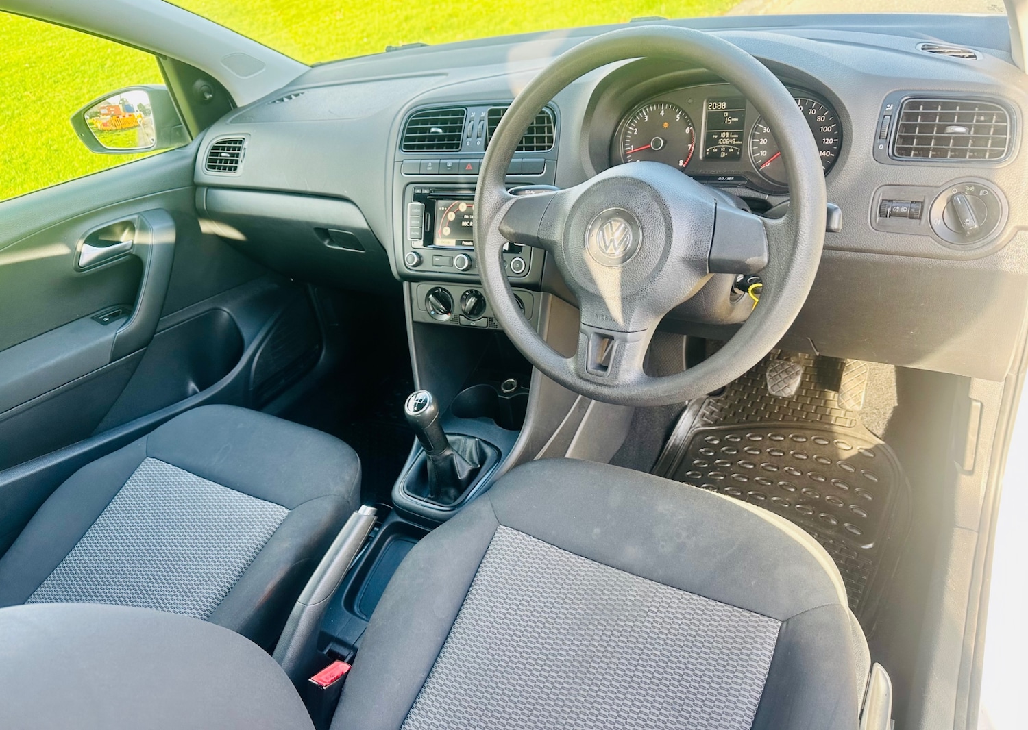 Used Volkswagen Polo 2010 for sale - 77237229: Photo 5